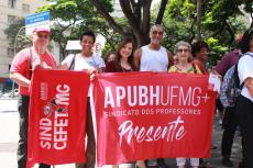 Ato pela reduo dos juros e por reposio salarial j